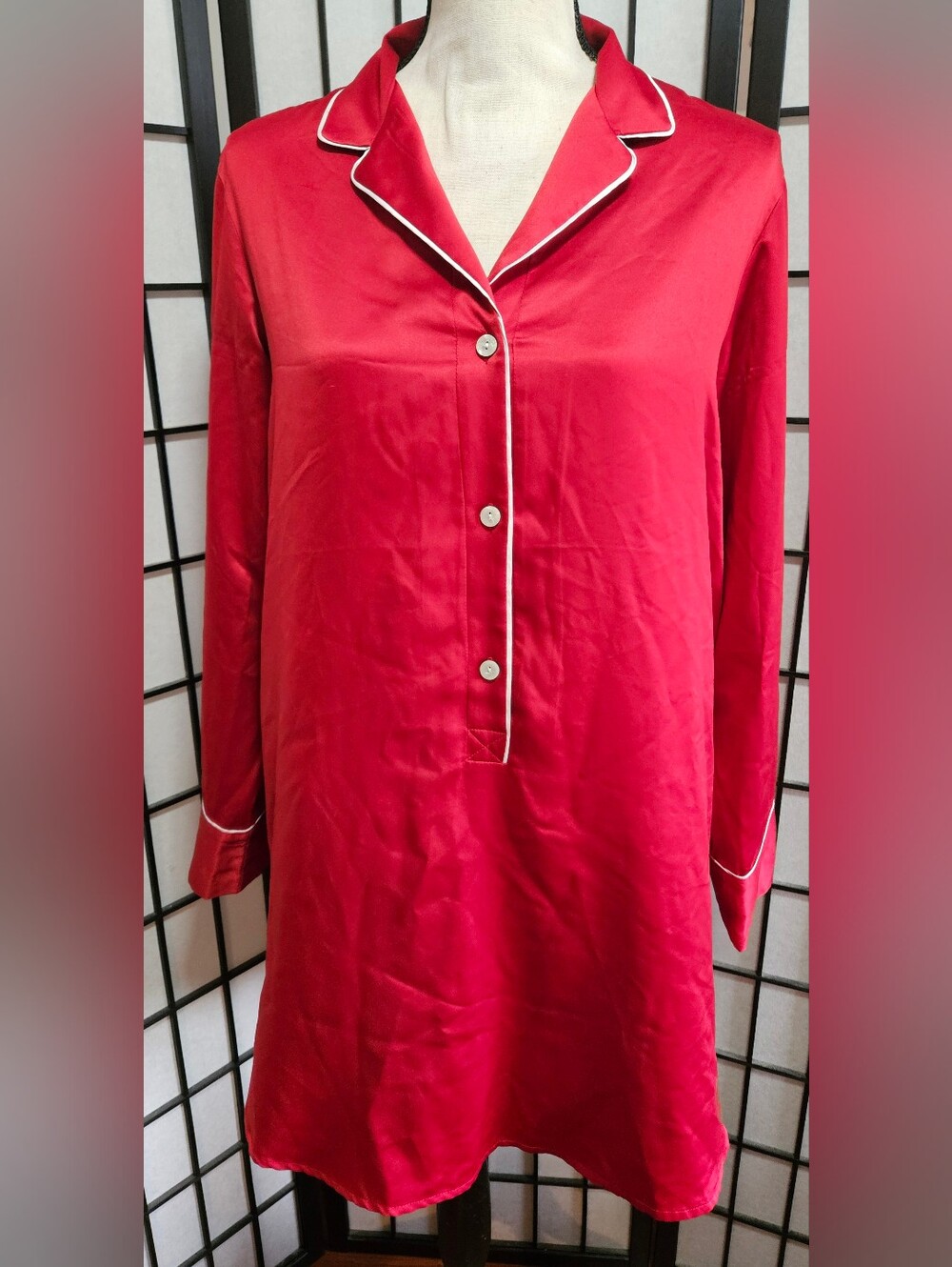 Natori Small Crimson Red Private Luxuries Satin Long Sleeve Sleepshirt